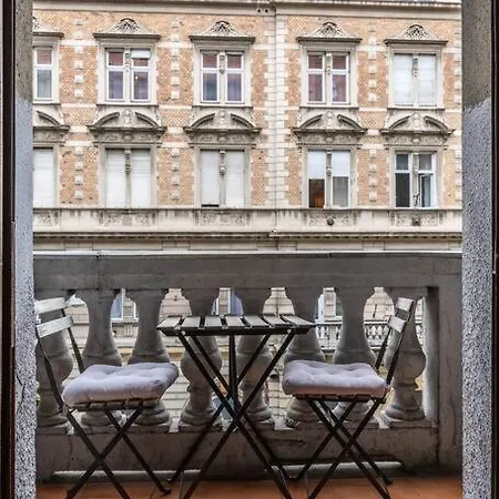 Venus - King Street Vi Apartment Budapest