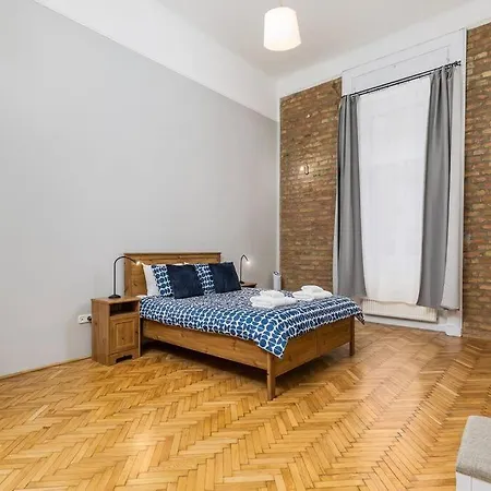Venus - King Street Vi * Budapešť